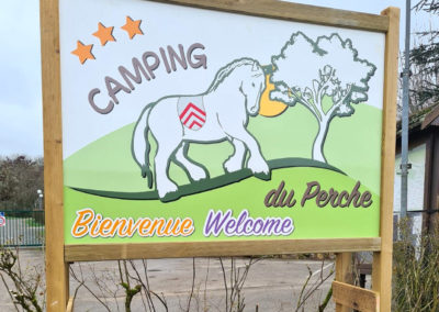 Panneau d'entrée du Camping du Perche